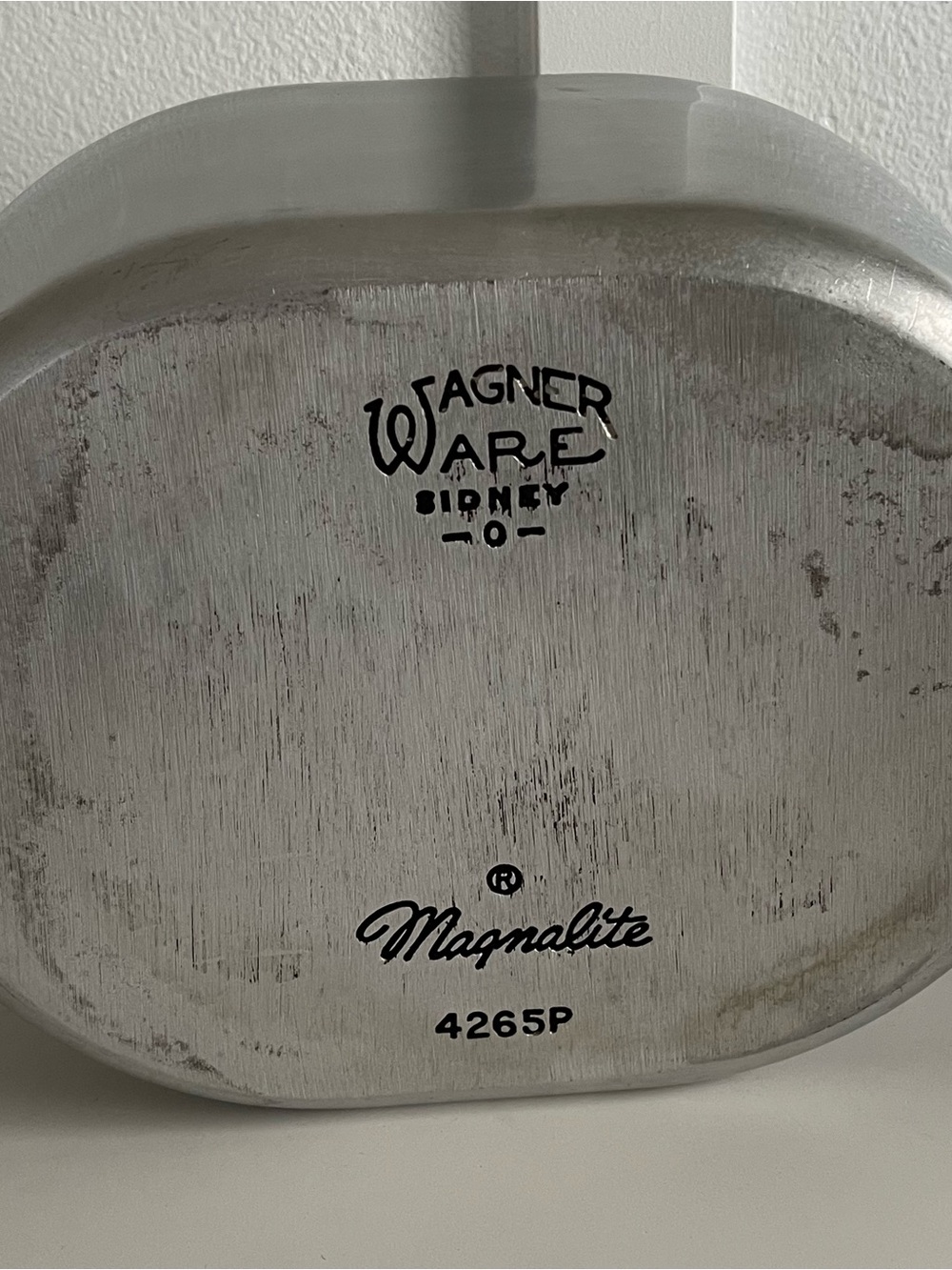 Wagner Ware Sydney Magnalite 4265-P Oval Roaster Lid & Trivet 8 Quart Dutch Oven - Picture 13 of 16
